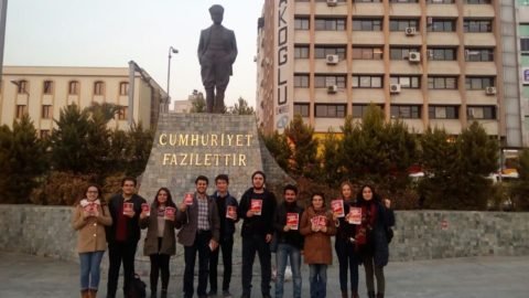 Öncü Gençlik İzmir Gençliği Kurultaya Çağırıyor!