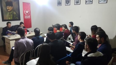 MUĞLA ÖNCÜ GENÇLİK İL YÖNETİM KURULU TEORİ TARTIŞMASINI GERÇEKLEŞTİRDİ