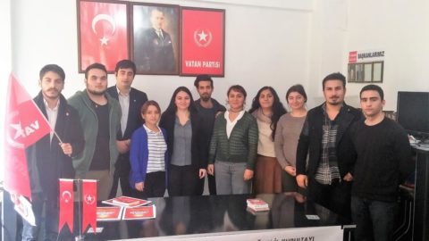 ÖNCÜ GENÇLİK ÇANAKKALE’DE SİPERDE!