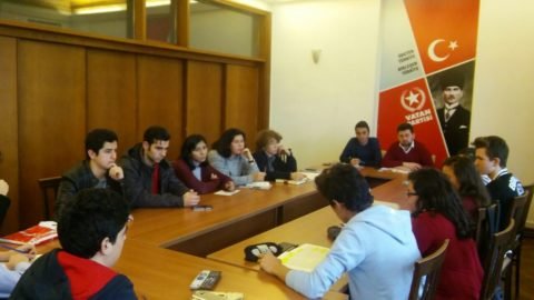 İSTANBUL LİSELİ TEMEL ÖRGÜTÜ TEORİ DERGİSİNİ TARTIŞTI