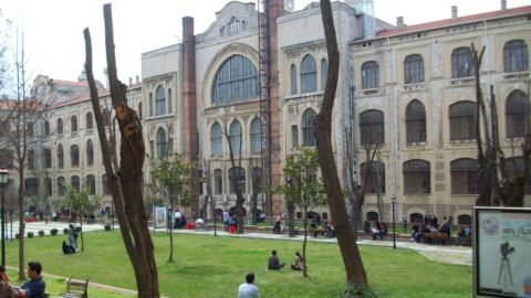 MARMARA ÜNİVERSİTESİ ÖĞRENCİLERİ FİLİSTİN İÇİN TEK YÜREK