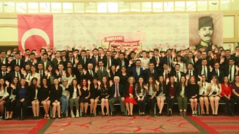 VATAN PARTİSİ GENÇ MİLLETVEKİLİ ADAYLARINI TANITTI