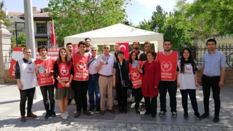 KONYA ÖNCÜ GENÇLİK VATANSEVER KONYALILARI DOĞU PERİNÇEK’E İMZA VERMEYE ÇAĞIRIYOR