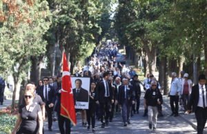 GENÇLİK İZİNDE BÜYÜK AMİRAL