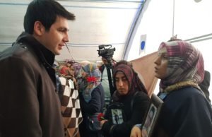 ÖNCÜ GENÇLİK, DİYARBAKIR ANNELERİNİ 100. GÜNÜNDE ZİYARET ETTİ