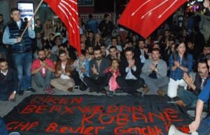 FERDİ TANHAN YAZDI: CHP GENÇLİK KOLLARI KİMLERLE YAN YANA