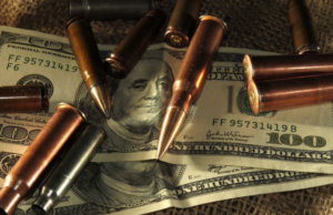 FERDİ TANHAN VE DİLEK ÇINAR YAZDI: SAVAŞ MAKİNESİ KIRILDI, DOLAR SALTANATI YIKILIYOR-1: SERBEST PİYASA TANRISININ SİLAHLI ELİ