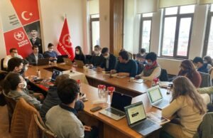 ÖNCÜ GENÇLİK İSTANBUL TEORİ DERGİSİ TARTIŞMASINI GERÇEKLEŞTİRDİ