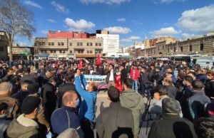 Berat Karaaslan yazdı: AYAĞA KALKAN YASAKLI EFENDİLER