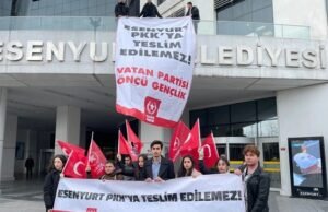 Vatan Partisi Öncü Gençlik’ten CHP-DEM Parti ittifakına pankartlı tepki!